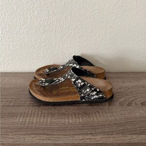 Birkenstocks papillio women’s GIZEH sandals size 5
